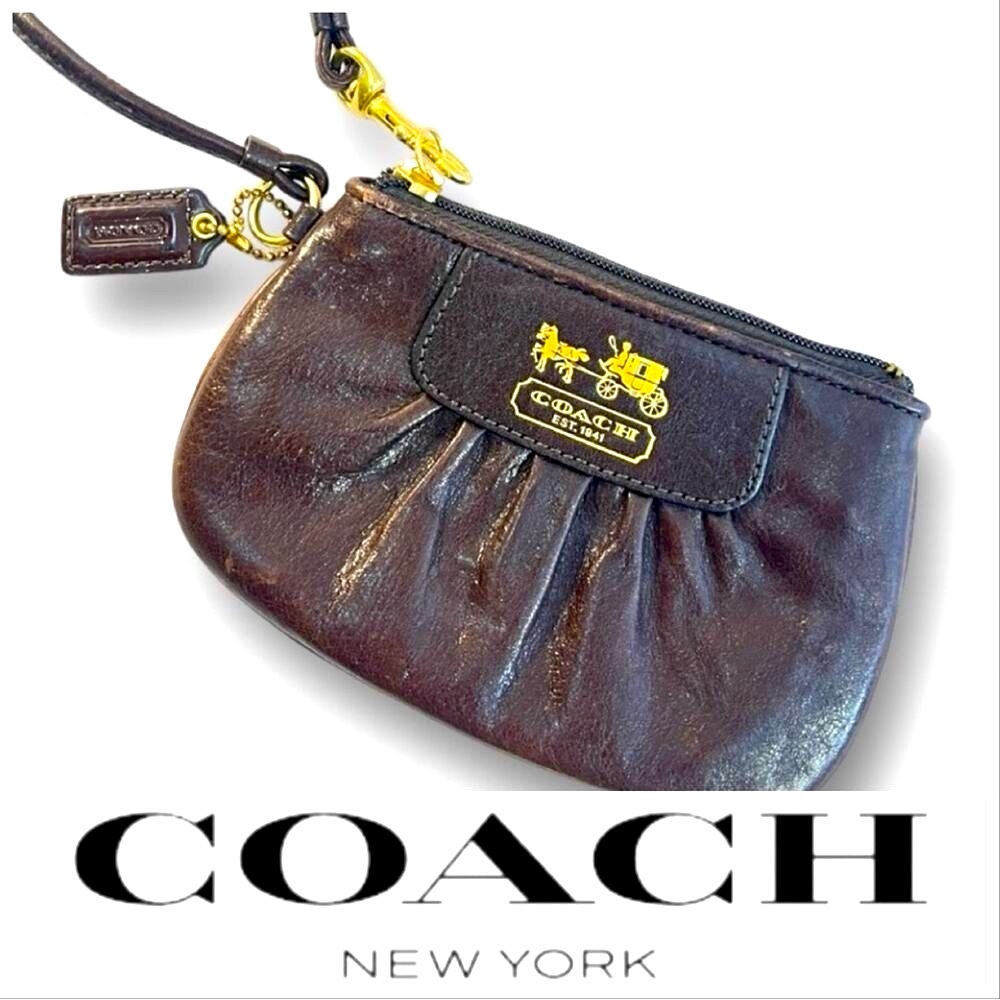 COACH WRISTLET in brown leather with Gold Tone hardware and COACH LOGO TAG - Picture 10 of 16